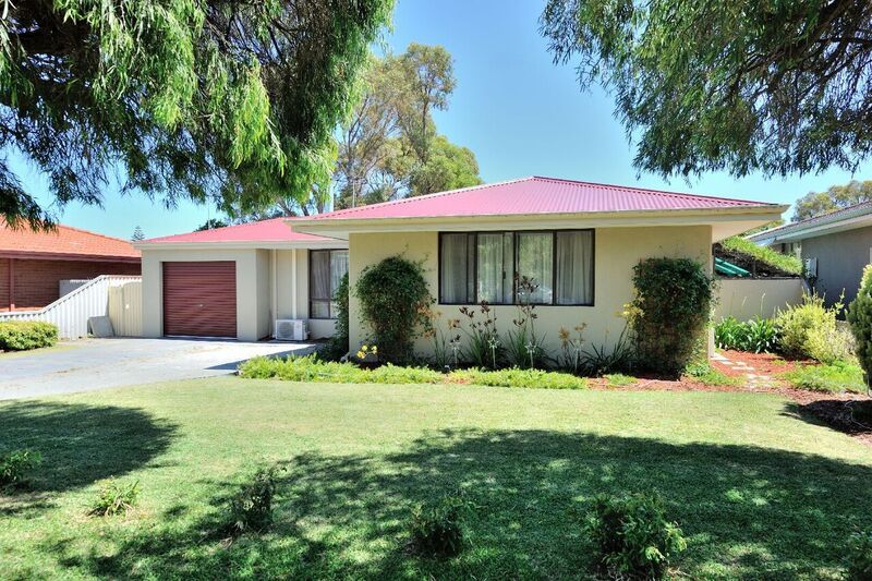 17 Kingsbridge Road, Warnbro WA 6169, Image 0