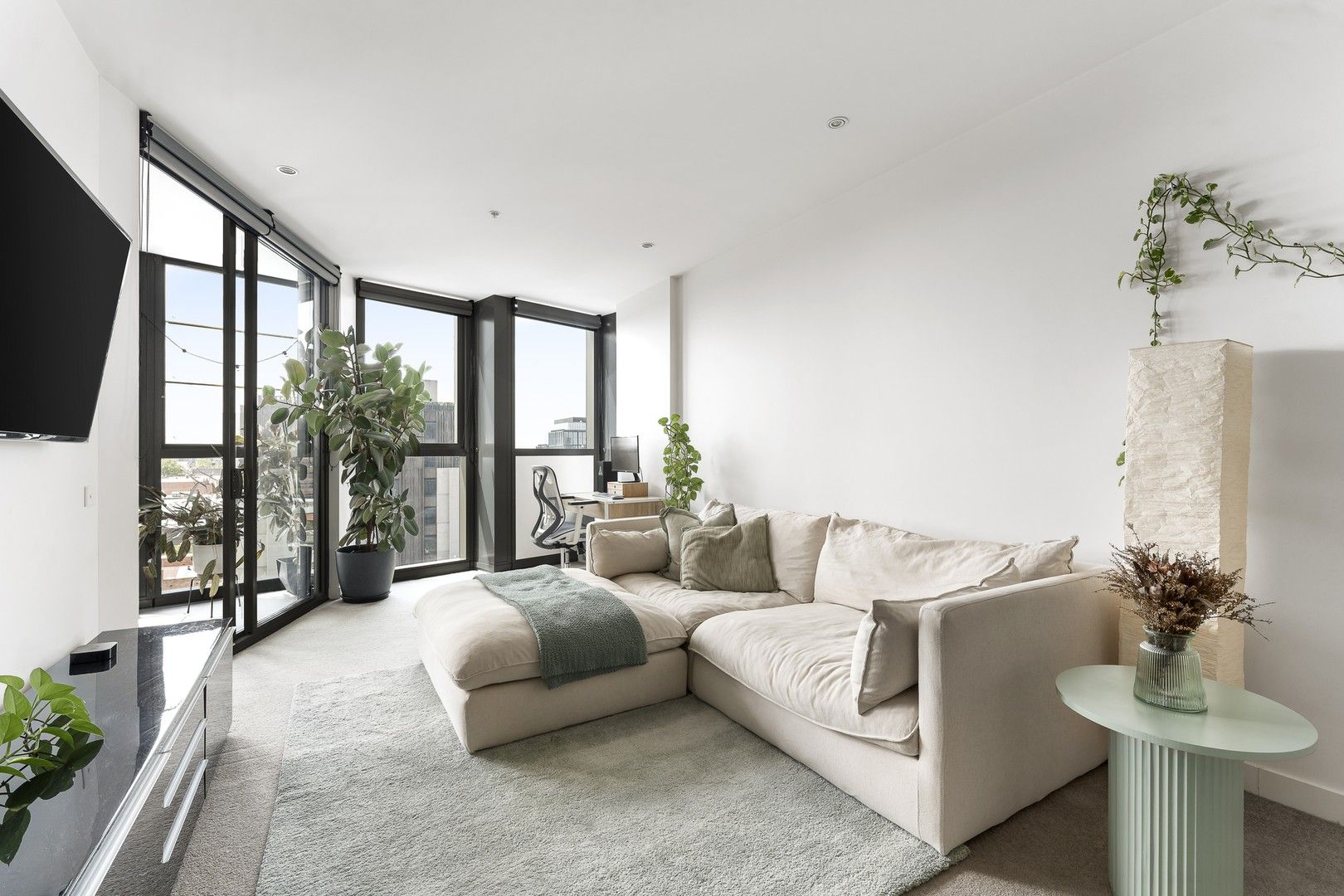1 bedrooms Apartment / Unit / Flat in 704/140 Swan Street RICHMOND VIC, 3121