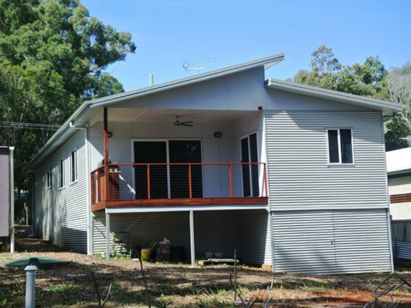 21 Alexander Street, Macleay Island QLD 4184, Image 2