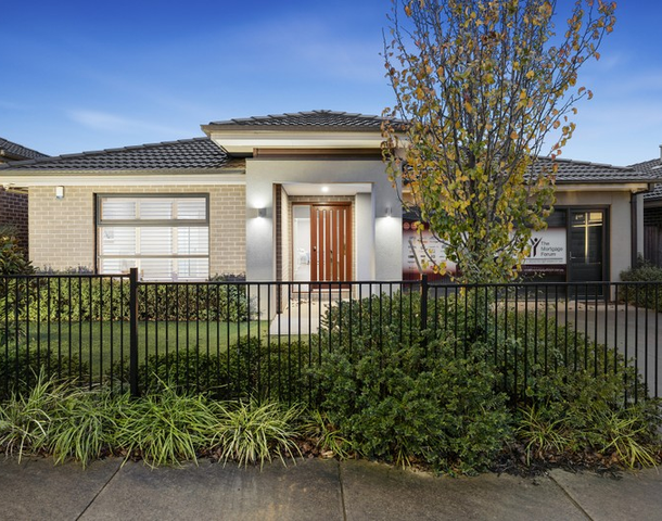 19 Observatory Street, Clyde North VIC 3978