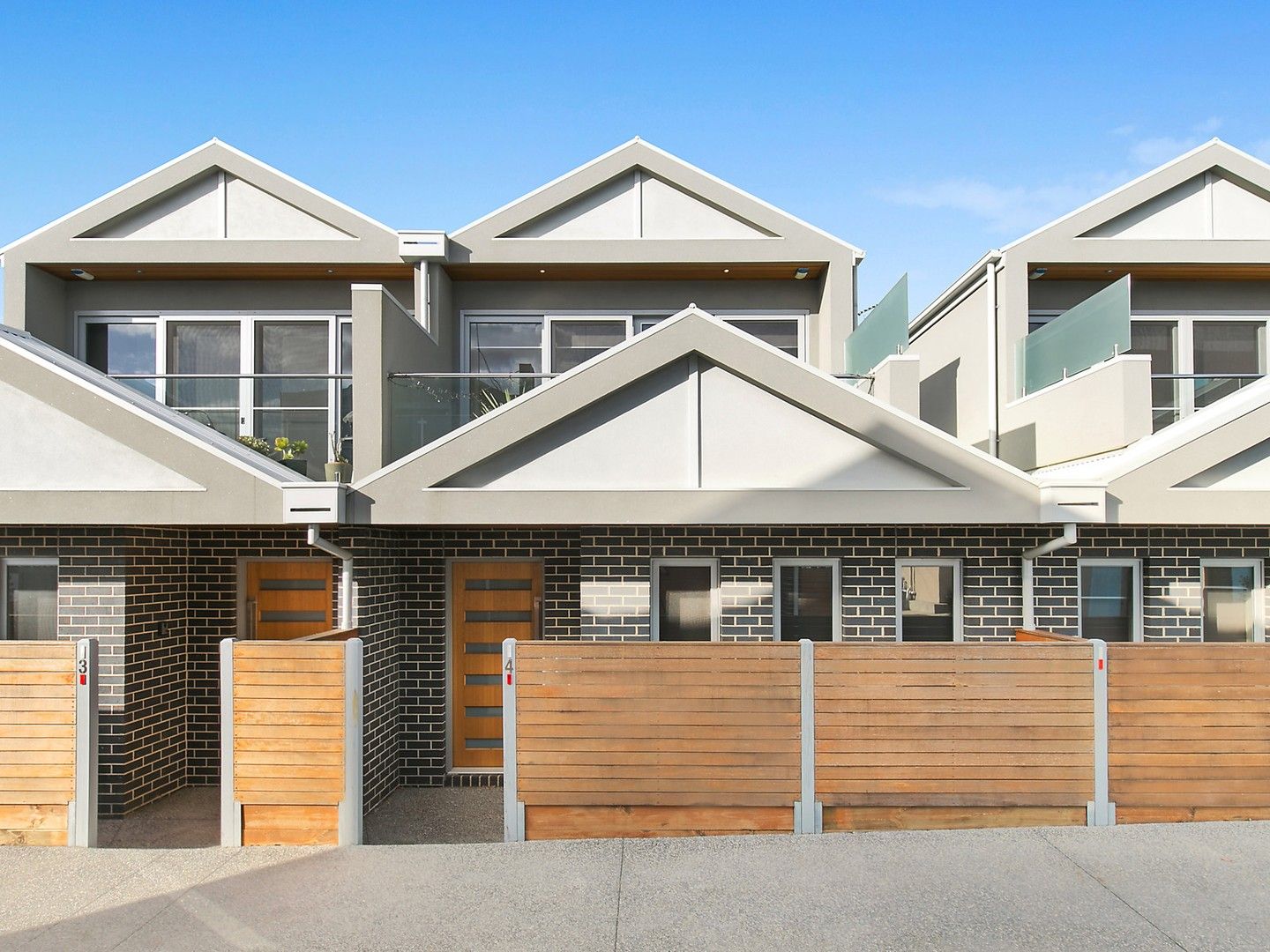 3 bedrooms Townhouse in 4/252 Pakington Street GEELONG WEST VIC, 3218