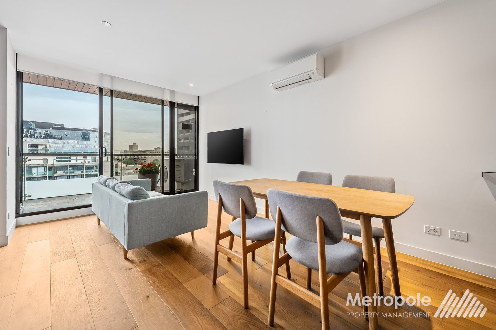 2 bedrooms Apartment / Unit / Flat in 702/123 Pelham Street CARLTON VIC, 3053