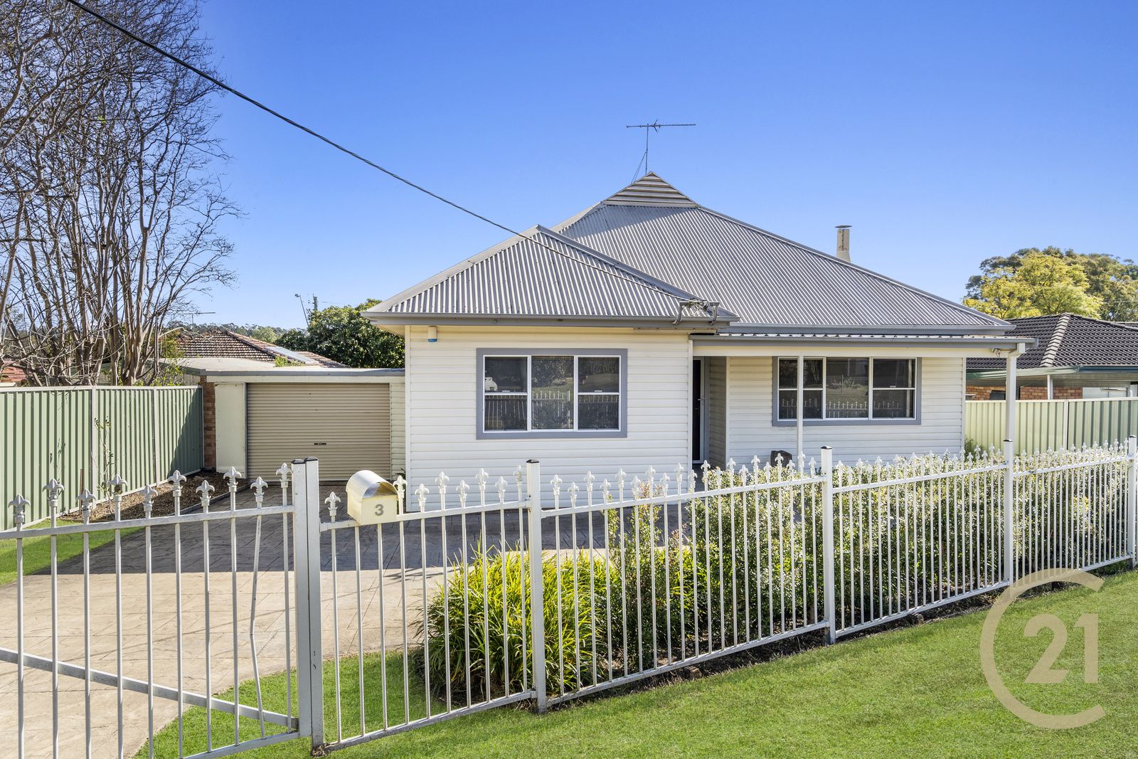4 bedrooms House in 3 Kingsclare Street LEUMEAH NSW, 2560