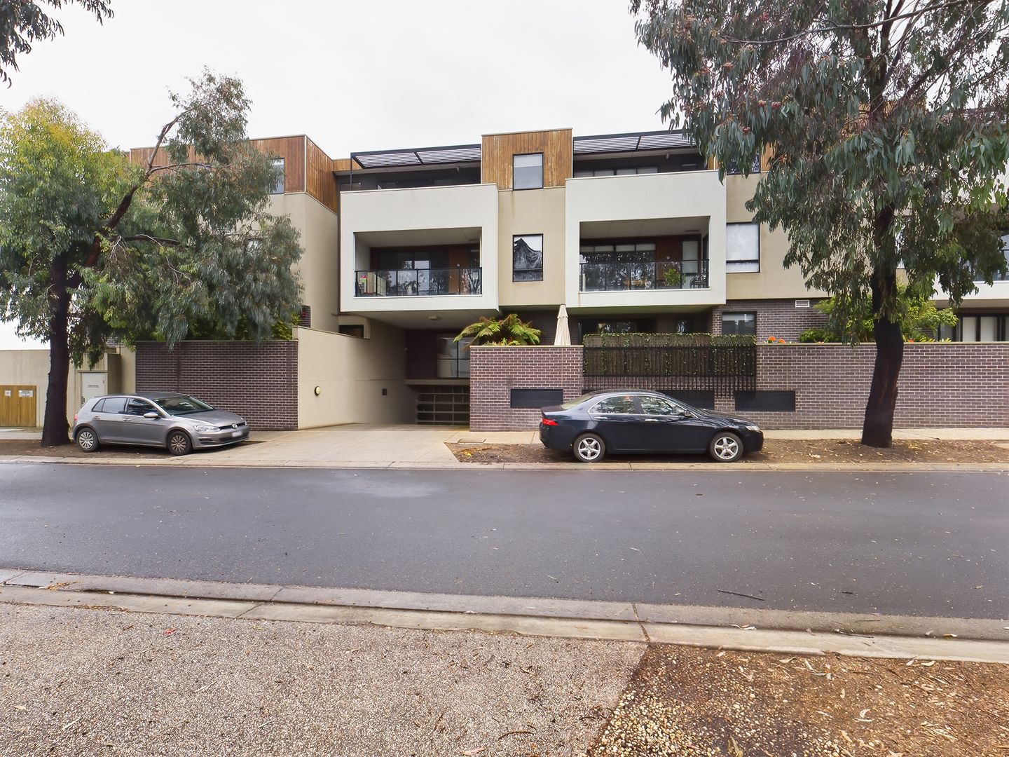 1/2-10 Monckton place, Caroline Springs VIC 3023, Image 1