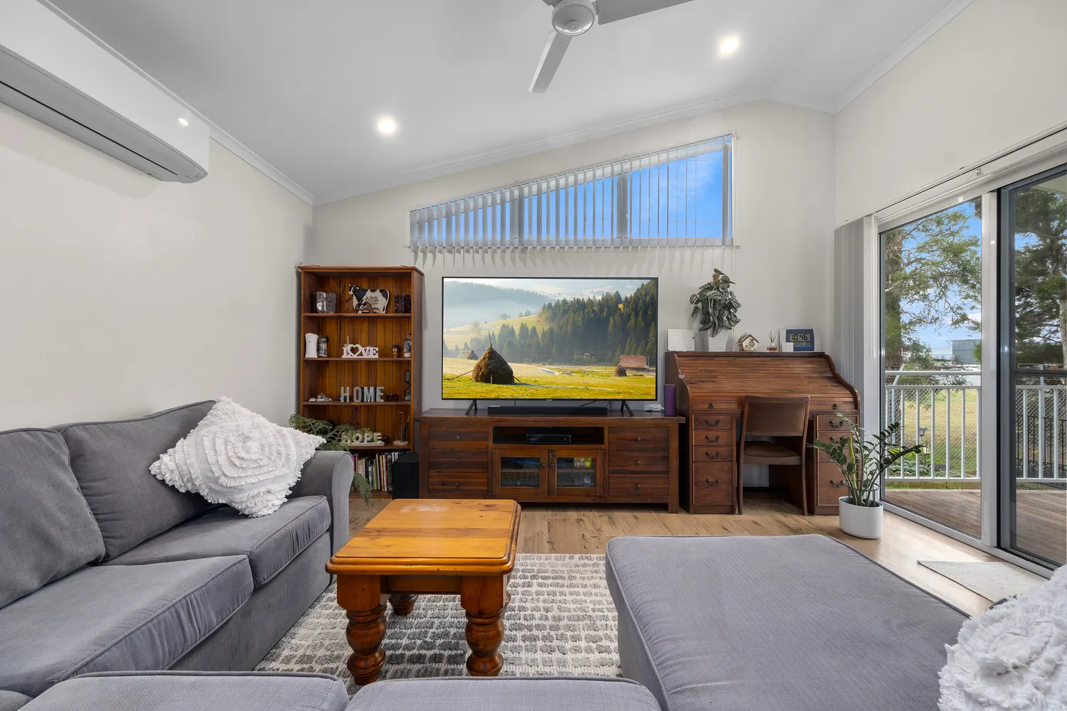 LightFilled Home with Bush Outlook, Marsden Park