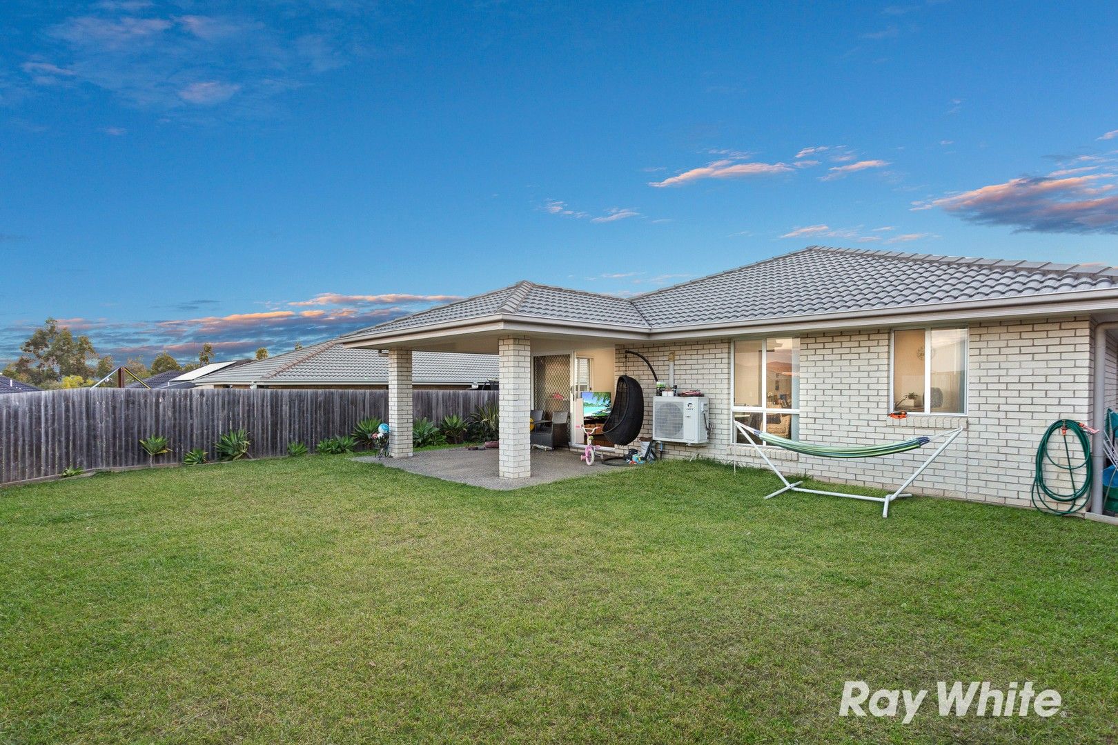 4 bedrooms House in 5 Summerview Avenue YARRABILBA QLD, 4207