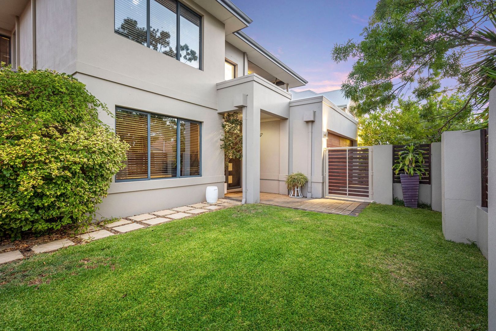 28 Hinkler Loop, Maylands WA 6051, Image 2