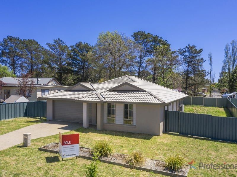 4 bedrooms House in 7 Lara Avenue ARMIDALE NSW, 2350