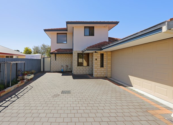 2/4 Lloyd Street, Cannington WA 6107