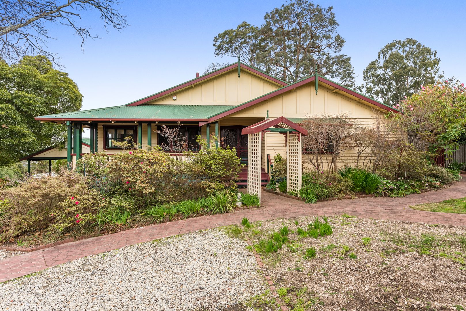 24 The Avenue , Ferntree Gully VIC 3156