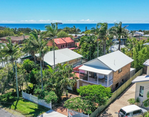 5 Ocean View Crescent, Emerald Beach NSW 2456