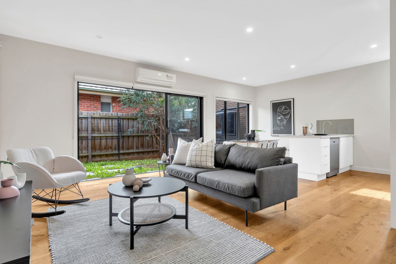 2/28 Roland Avenue, Strathmore VIC 3041, Image 2