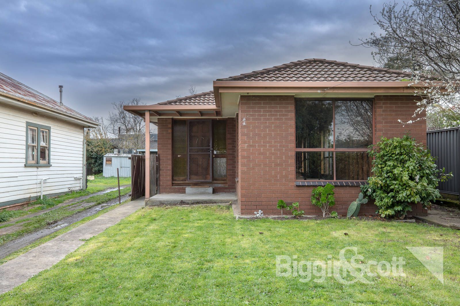 27 Burnbank Street, Lake Wendouree VIC 3350, Image 0