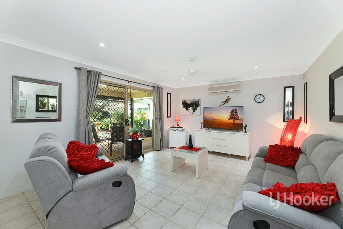 8 Seahorse Court, Banksia Beach QLD 4507, Image 2