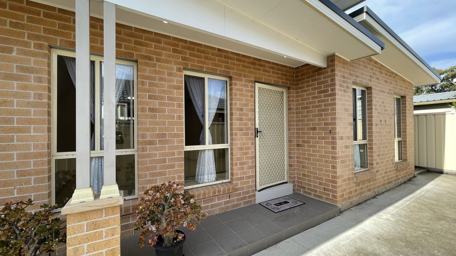 2 bedrooms House in 43A Stevenage Street CANLEY HEIGHTS NSW, 2166