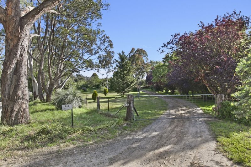 261 Berry Hill Rd, CUDLEE CREEK SA 5232, Image 0