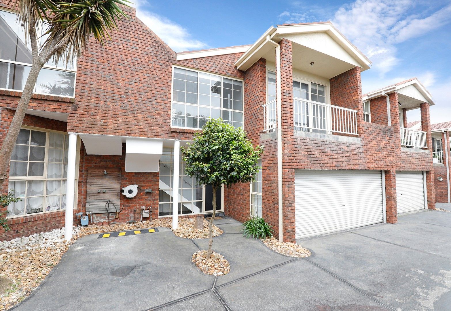 3 bedrooms Townhouse in 3/287 Nepean Highway SEAFORD VIC, 3198