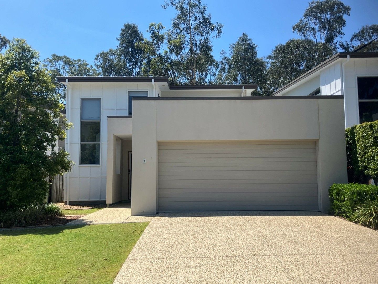 3 bedrooms House in 4/30 Oakview Circuit BROOKWATER QLD, 4300