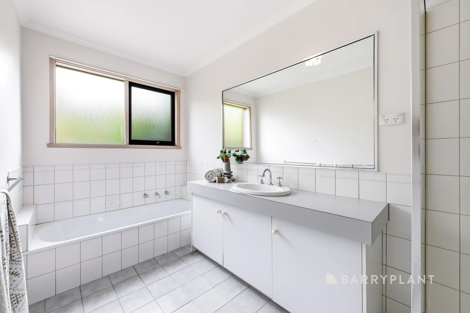 Additional image 12 of 8 Blue Hills Close, Wantirna VIC 3152