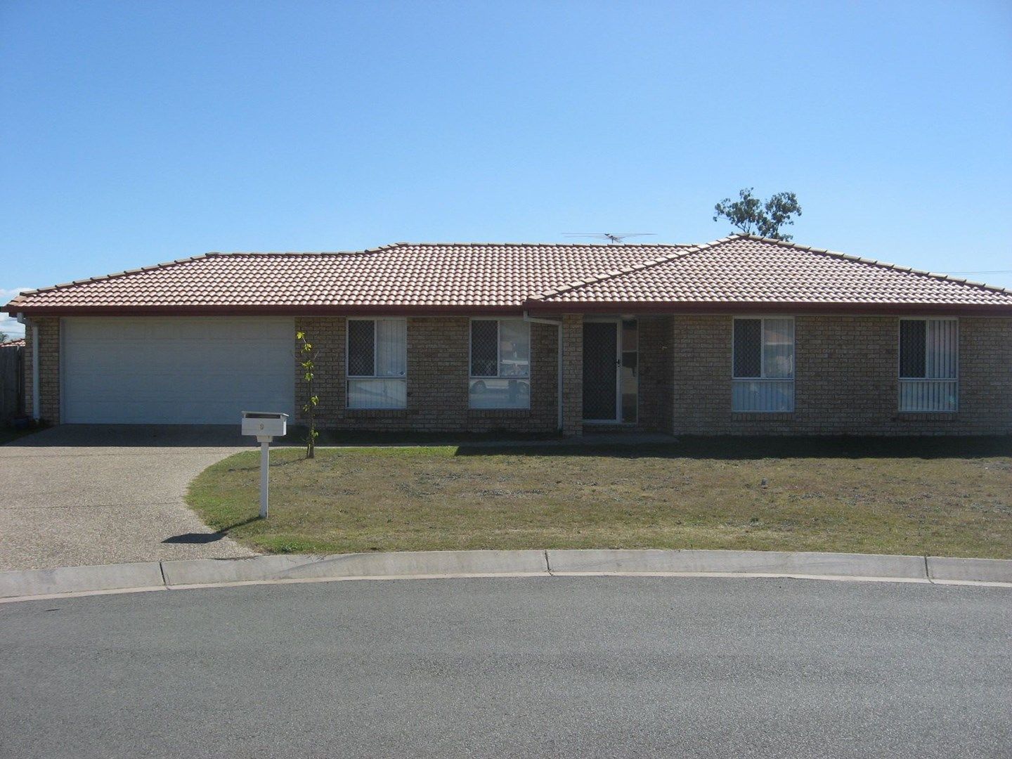 9 Donohue Court, Collingwood Park QLD 4301, Image 0