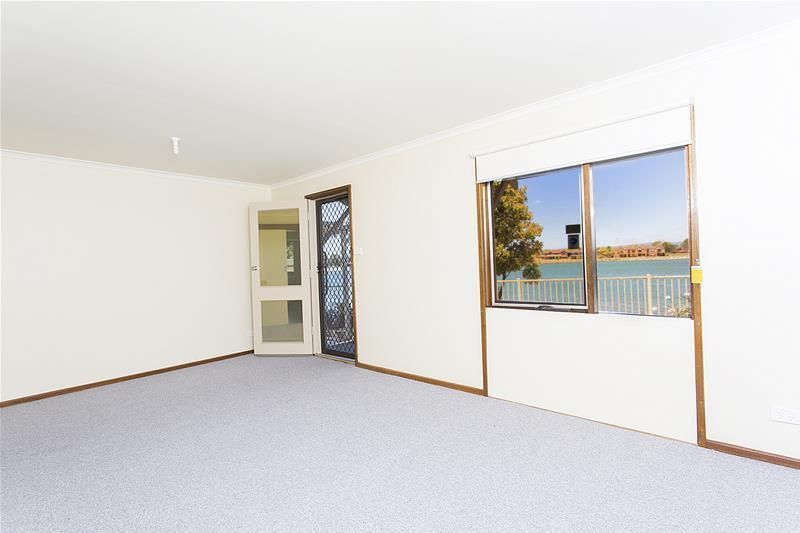 9/9 Curlew Court, Semaphore Park SA 5019, Image 2