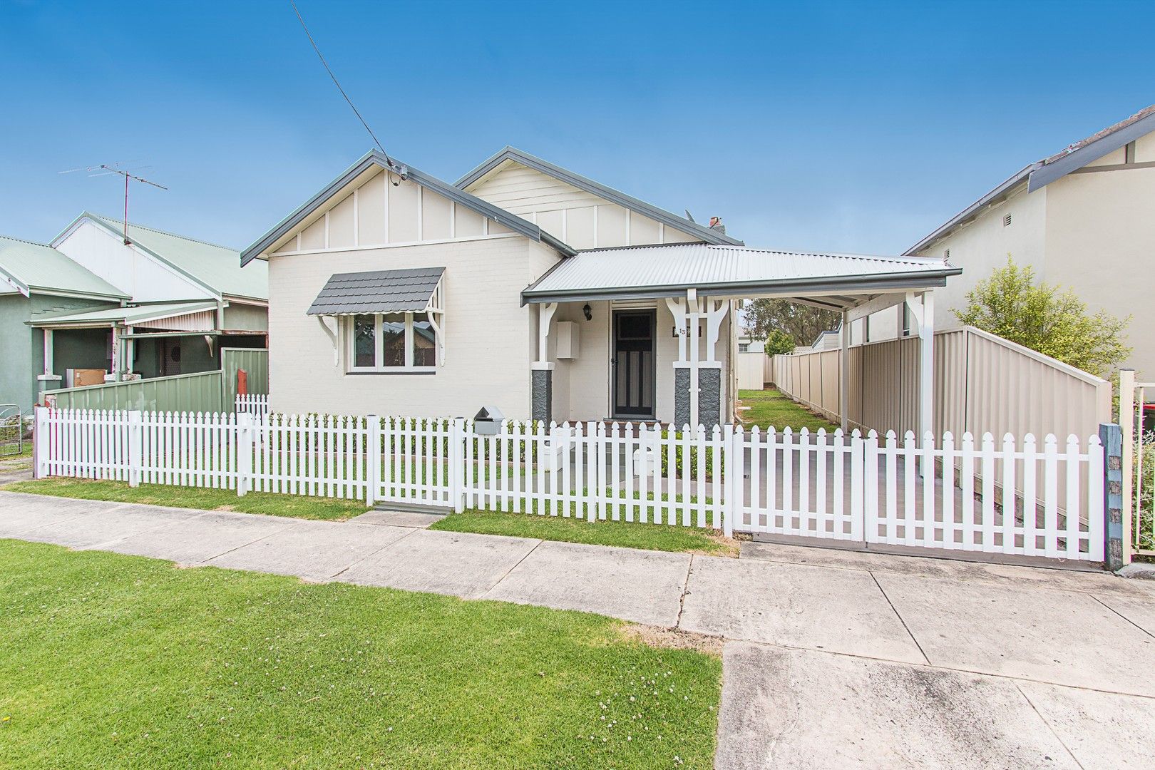 3 bedrooms House in 13 Cowper Street GEORGETOWN NSW, 2298