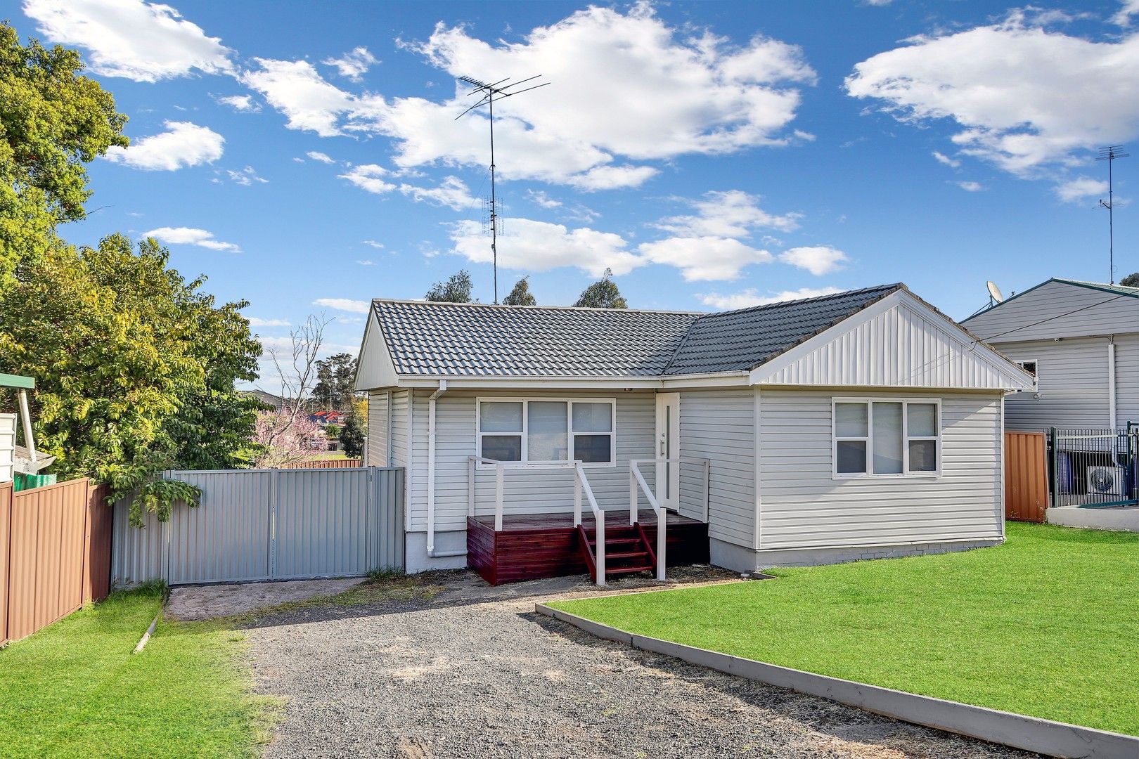 3 bedrooms House in 19 Maranie Avenue ST MARYS NSW, 2760