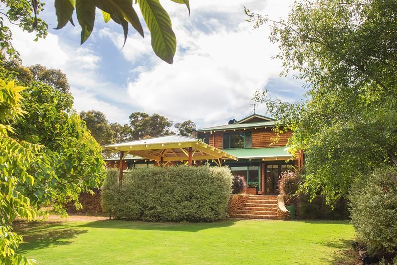 22 Mansfield Avenue, Margaret Rive Property History & Address