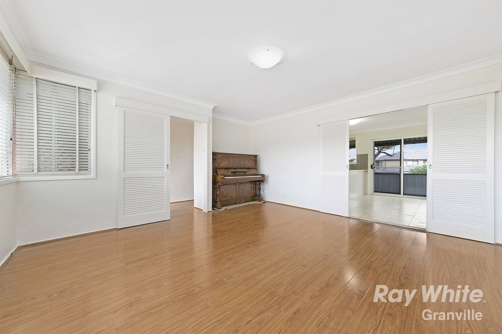 11 Arana Close, Georges Hall NSW 2198, Image 1