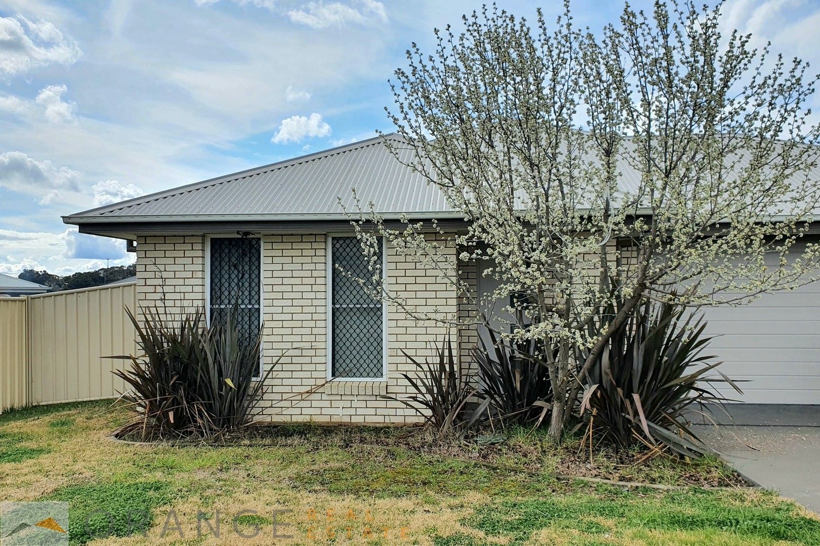 4 bedrooms House in 10 Molloy Drive ORANGE NSW, 2800