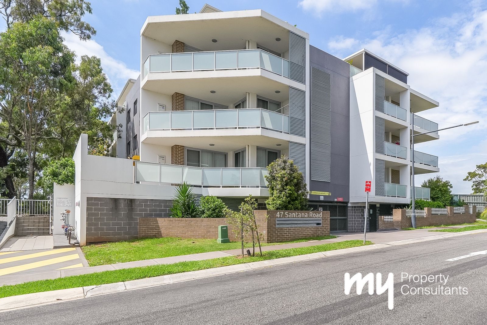 2 bedrooms Apartment / Unit / Flat in 2/47 Santana Road CAMPBELLTOWN NSW, 2560