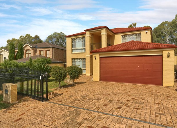 13 Lloyd Place, Casula NSW 2170