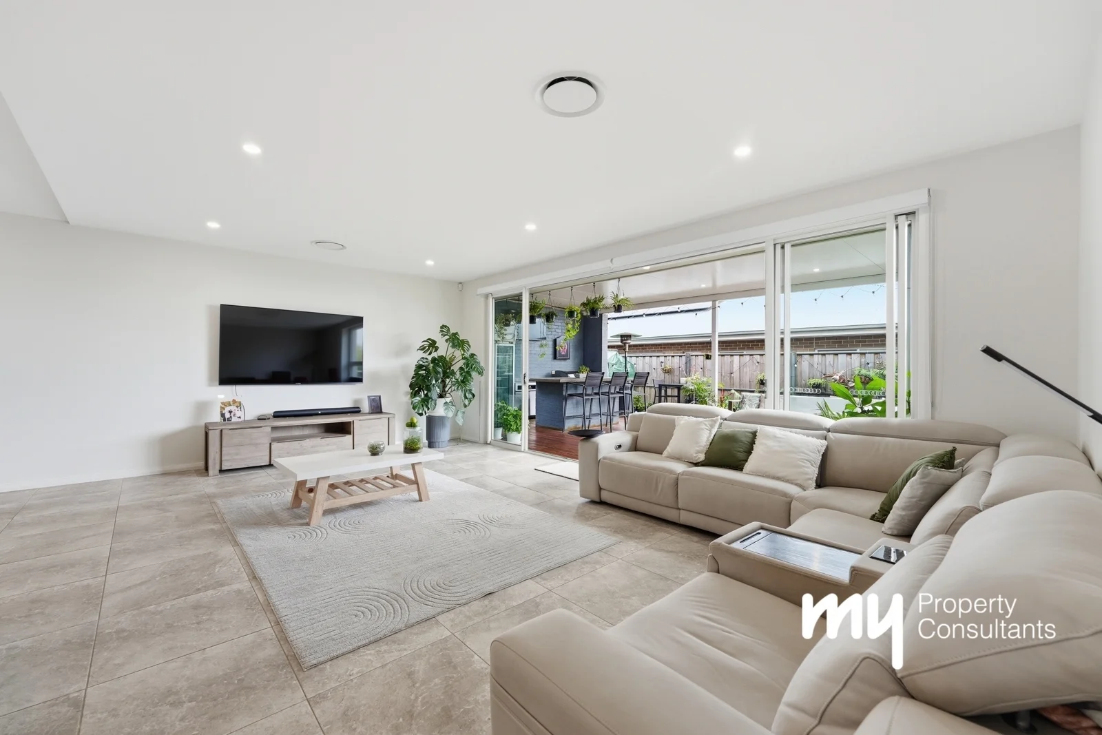 Additional image 14 of 127 Pleasant Circuit, Gledswood Hills NSW 2557