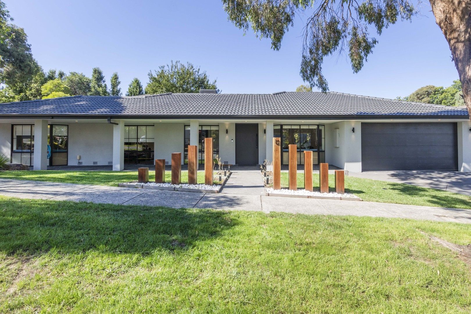 4 bedrooms House in 12 Lehmann Place CROYDON HILLS VIC, 3136