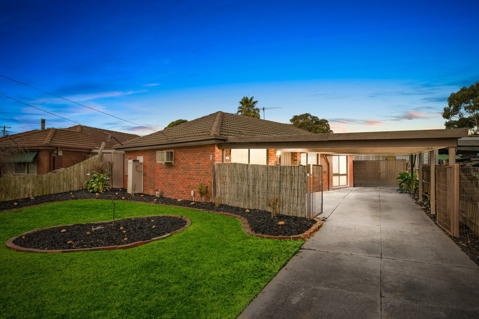 3 bedrooms House in 3 Brimpton Grove WYNDHAM VALE VIC, 3024