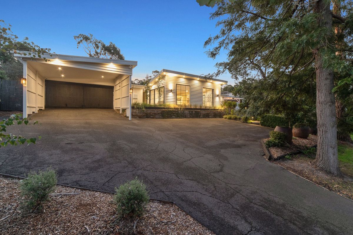 3 bedrooms House in 51-53 Banool Crescent MOUNT ELIZA VIC, 3930