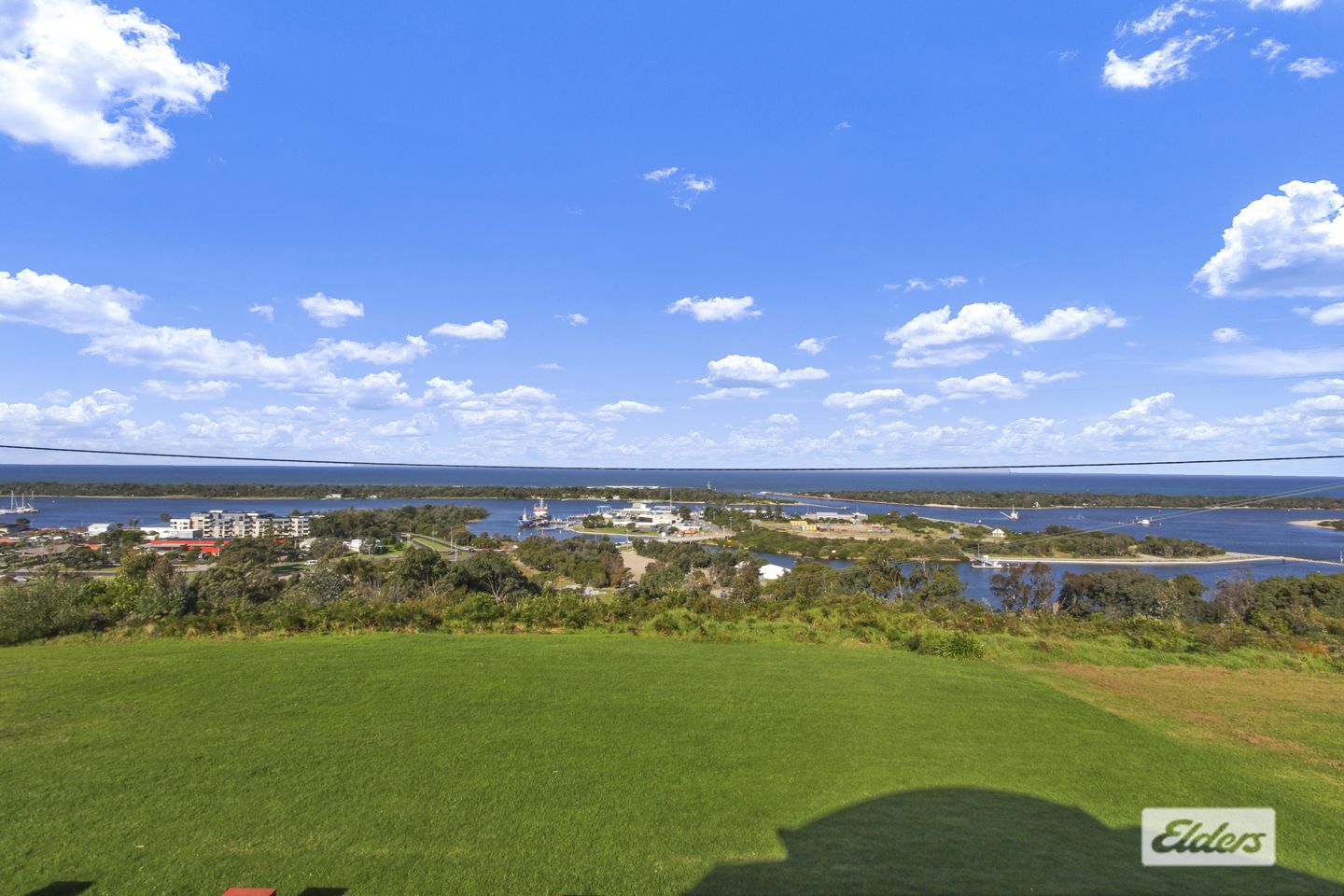 3 bedrooms House in 21 Seaview Parade KALIMNA VIC, 3909