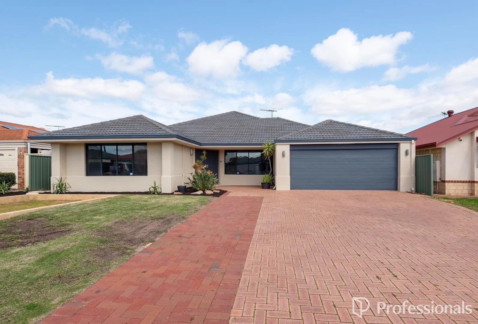 25 Excalibur Chase, Wattle Grove WA 6107