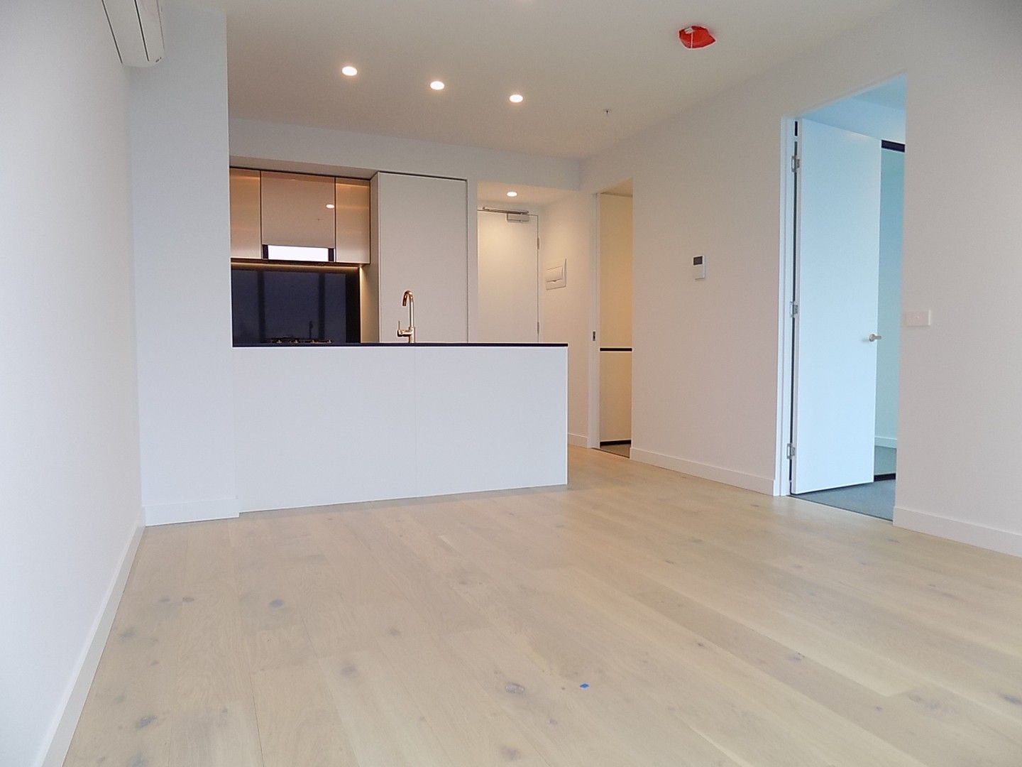 1 bedrooms Apartment / Unit / Flat in 5710/228 LA TROBE STREET MELBOURNE VIC, 3000