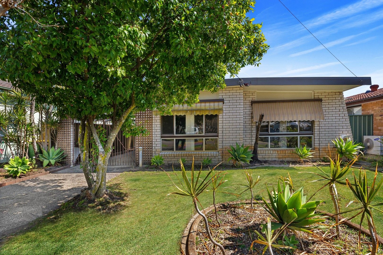 21 Darley Road, Umina Beach NSW 2257 House For Rent 570 Domain