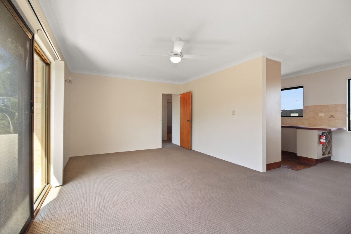 2 bedrooms Apartment / Unit / Flat in 3/10 Underwood Street CORRIMAL NSW, 2518