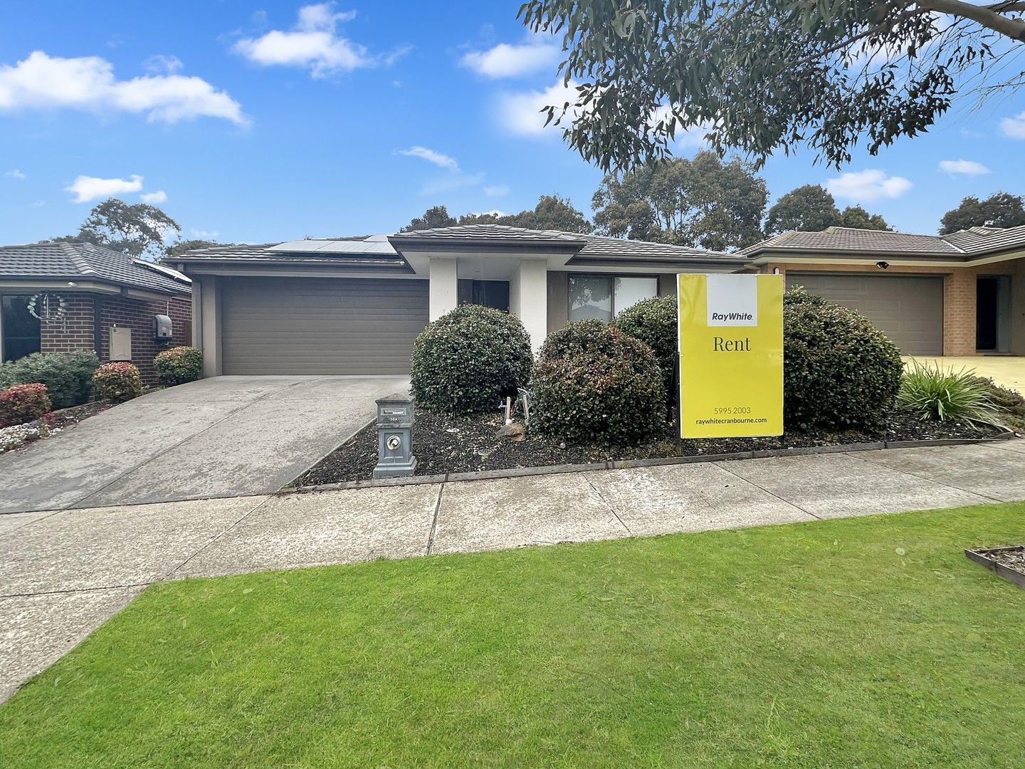 36a Royaloak Crescent, Cranbourne East VIC 3977, Image 0