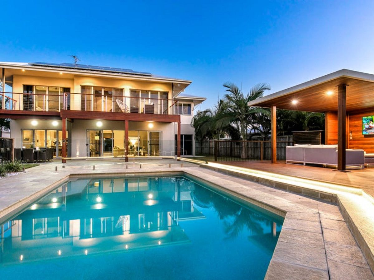 5 bedrooms House in 115 Mahogany Drive PELICAN WATERS QLD, 4551