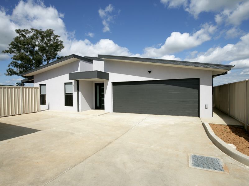 2/1 Cootamundra Boulevard, Estella NSW 2650, Image 0