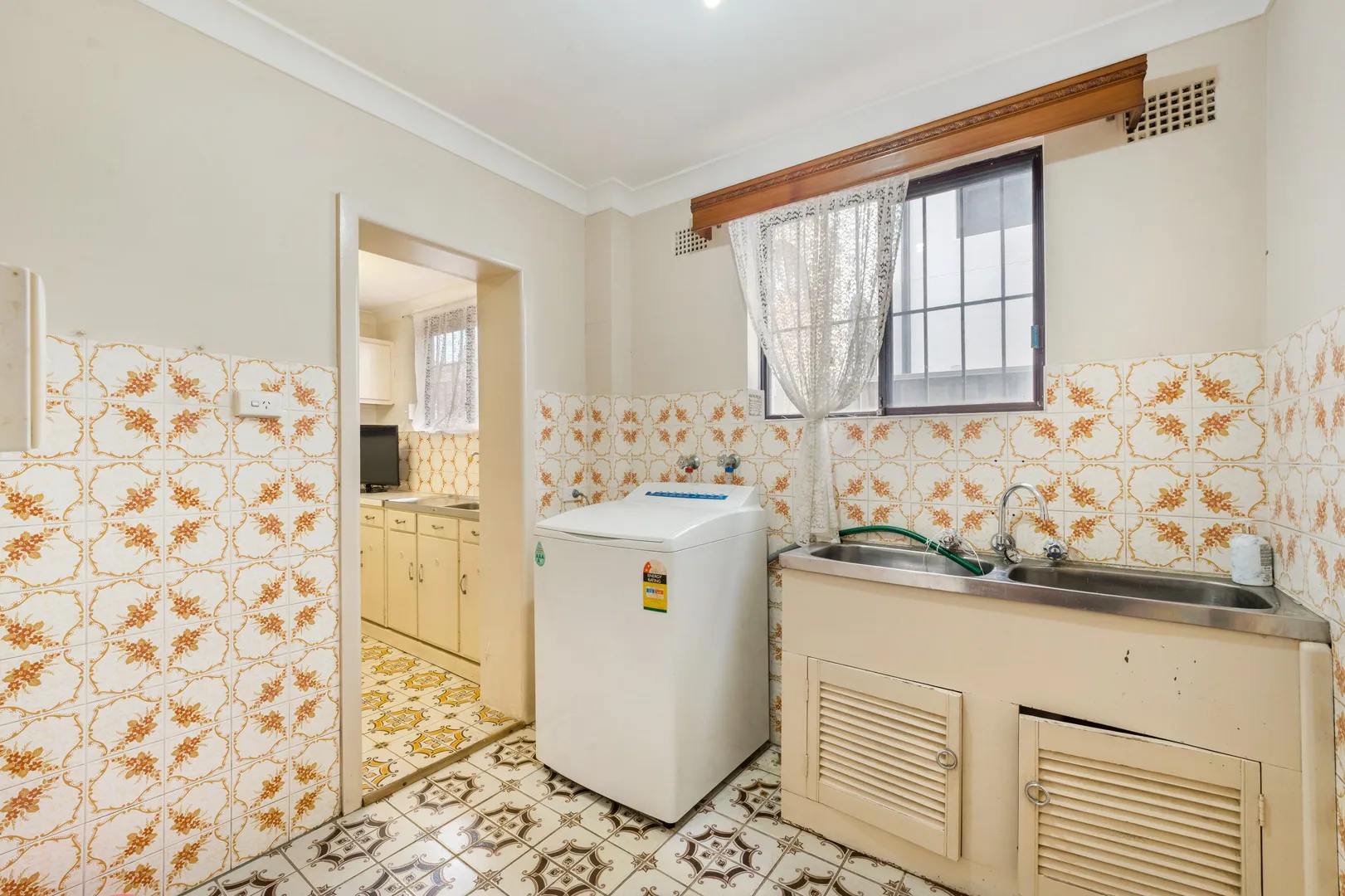 Spacious Family Home!!!
Large Family Home Must Be Sold! - View 5