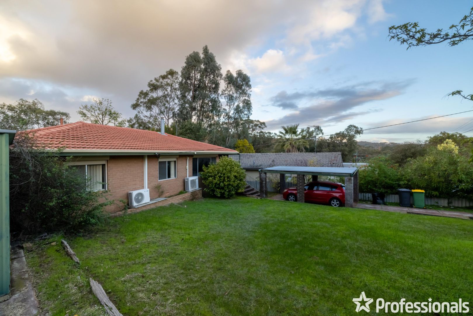 17 Carawatha Avenue, Mount Nasura WA 6112, Image 2