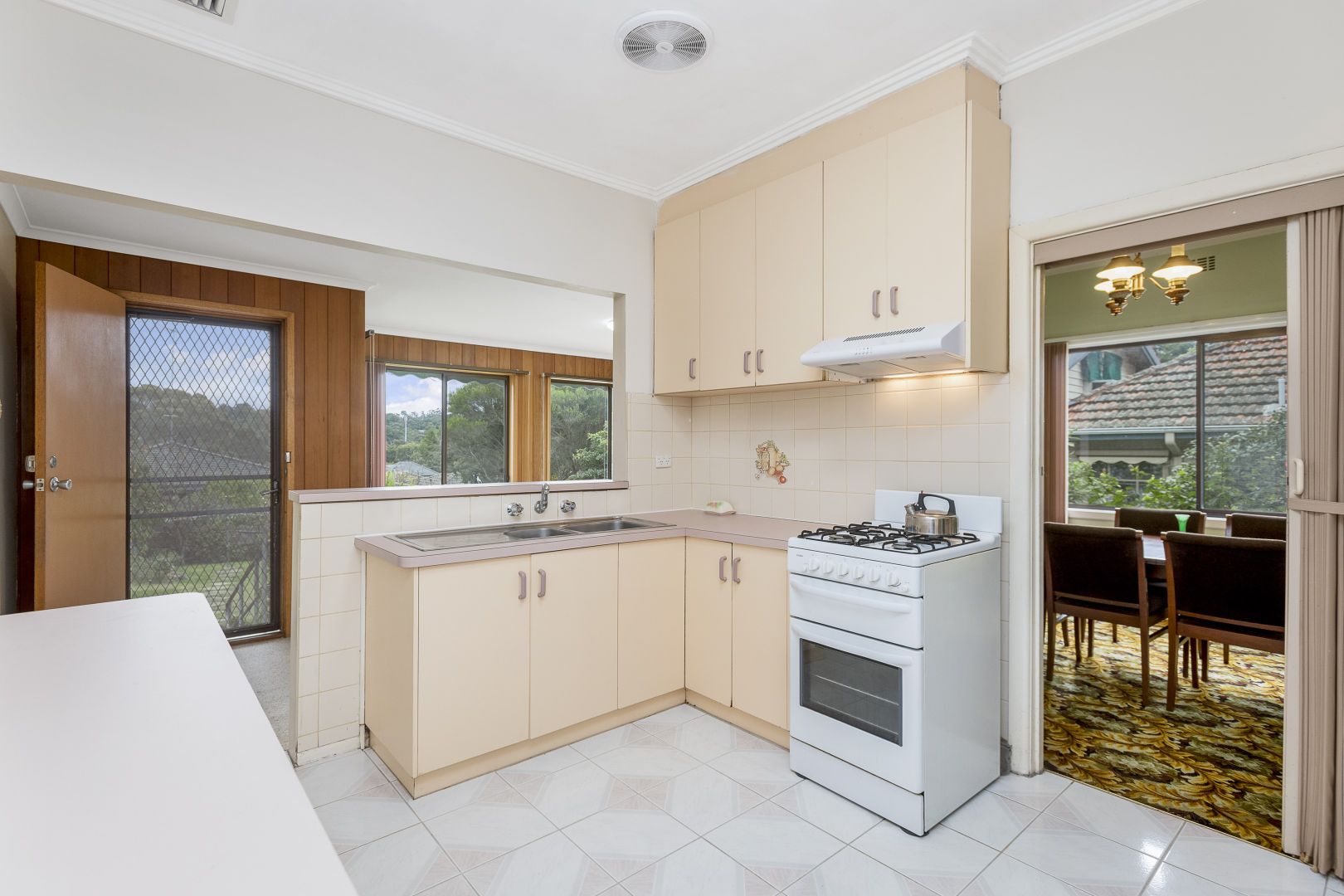 33 Ferguson Street, Macleod VIC 3085, Image 2