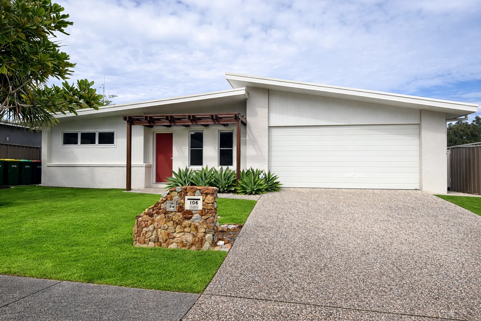 106 Bluff Road, Emerald Beach NSW 2456
