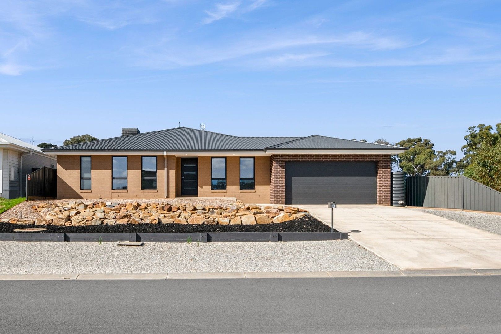 4 Bettalan Court, Spring Gully VIC 3550, Image 0
