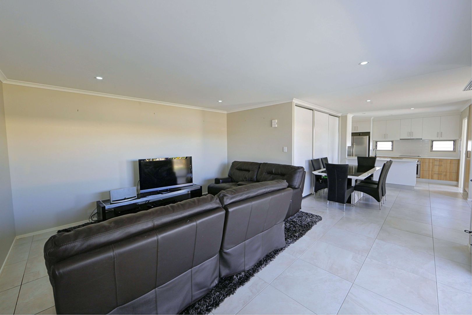 2/27 Holland Street, Bargara QLD 4670, Image 2